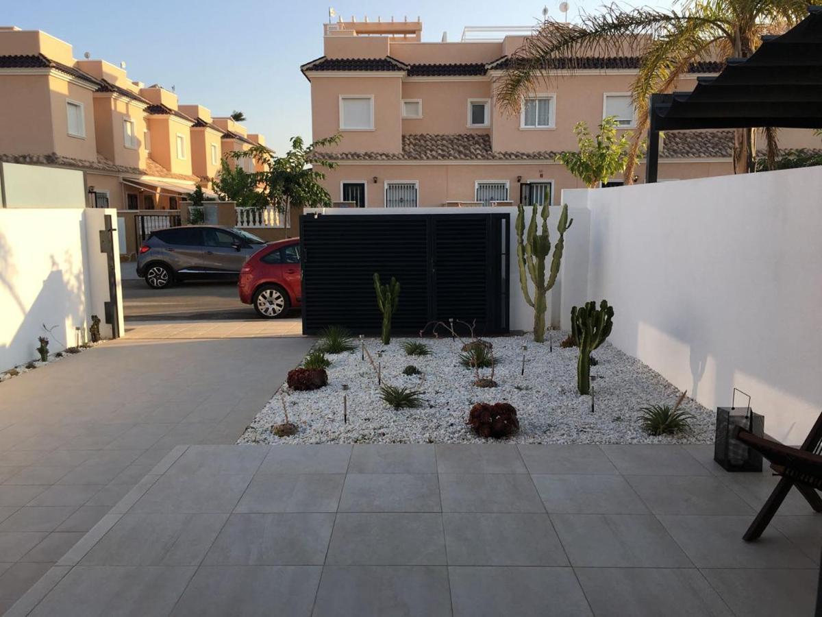 Private House 3 Bedrooms With Garden And Terrace - Vakantiehuis